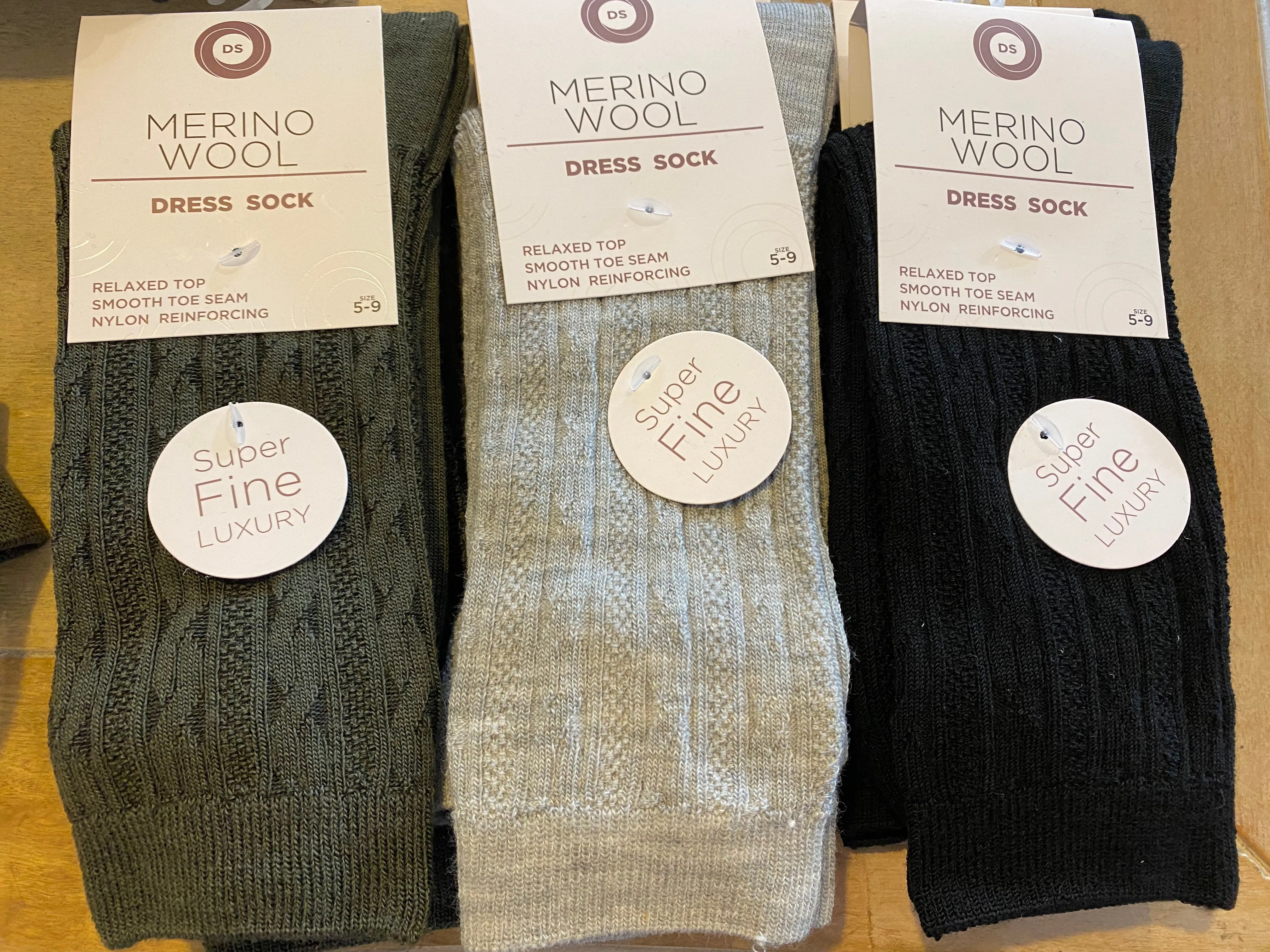 DS Women's Merino Crew Cable Socks