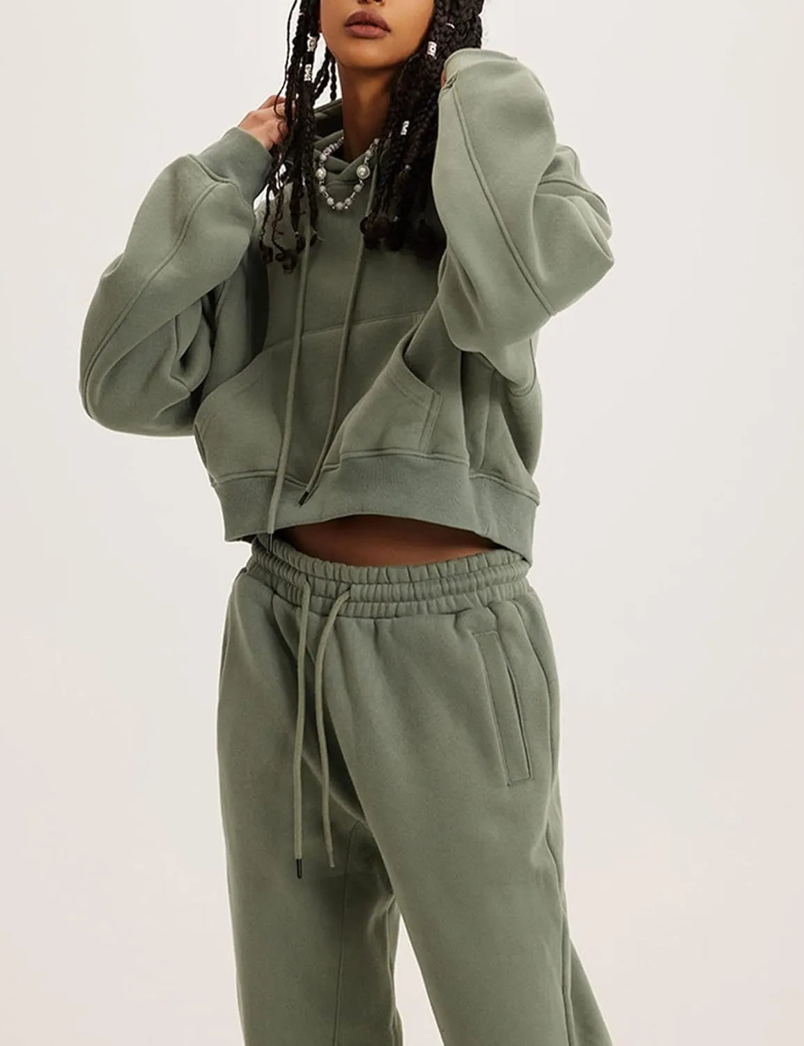 Eisctnd Women Fleece 2 Piece Tracksuits Fall Winter Sweatshirt Jogger Pants Matching Lounge Sets Thick Sweatsuits Pockets
